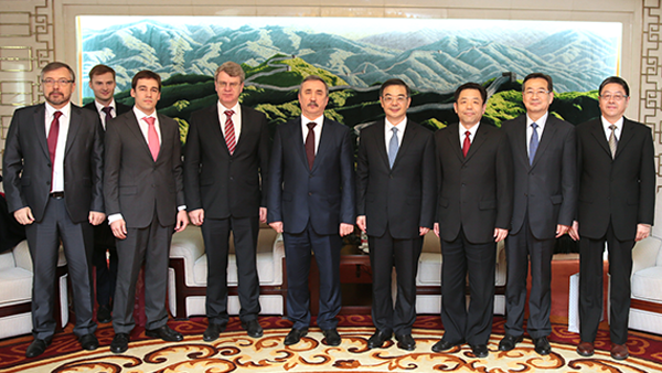 周强会见俄罗斯联邦最高法院第一副院长谢尔科夫