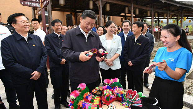 习近平考察新县田铺乡田铺大塆