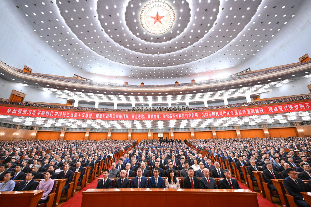 勇攀高峰，向着科技强国目标坚定迈进