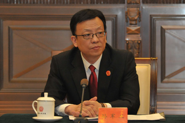 人民法院副院长张勇;      (五)河北省高级人民法院常务副院长杨泰安