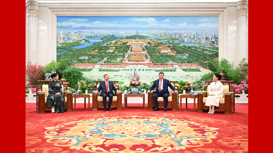 习近平夫妇同苏林夫妇亲切话别