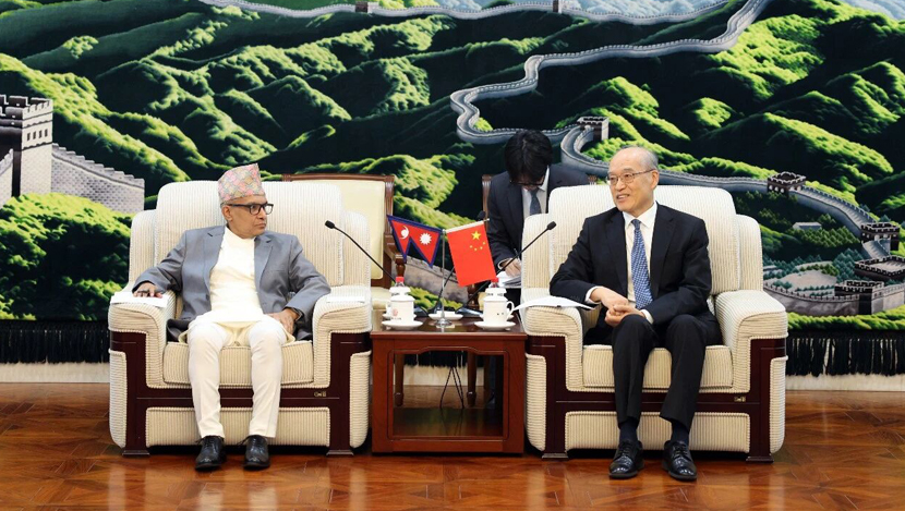 张军会见尼泊尔最高法院首席大法官马诺吉·夏尔马
